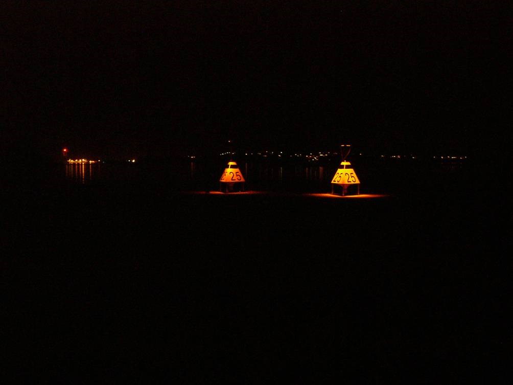 HIB-er i møre. Hurtigbåtmerker med indirekte belysning. 