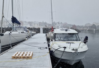 Småbåthavn om vinteren