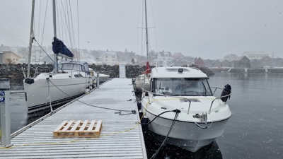 Småbåthavn om vinteren